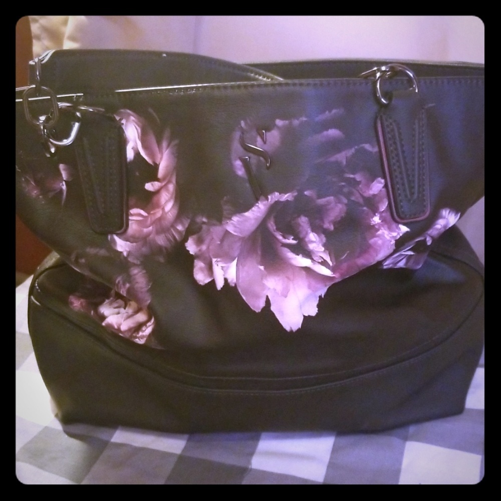 Simply Vera hand bag